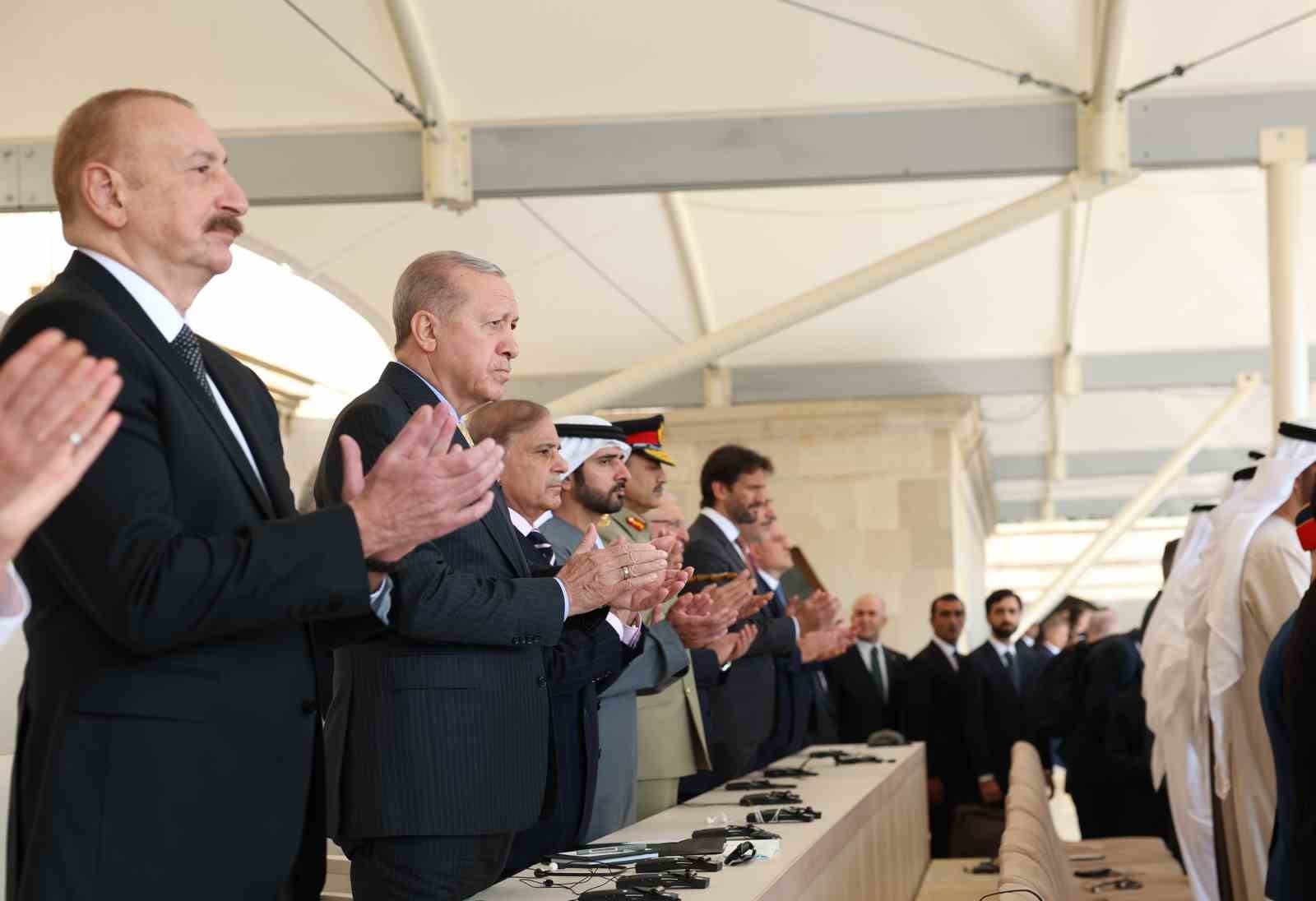 CUMHURBAŞKANI RECEP TAYYİP ERDOĞAN, 8 KASIM ZAFER GÜNÜ TÖRENİ'NİN DÜZENLENDİĞİ AZADLIK MEYDANI'NA...