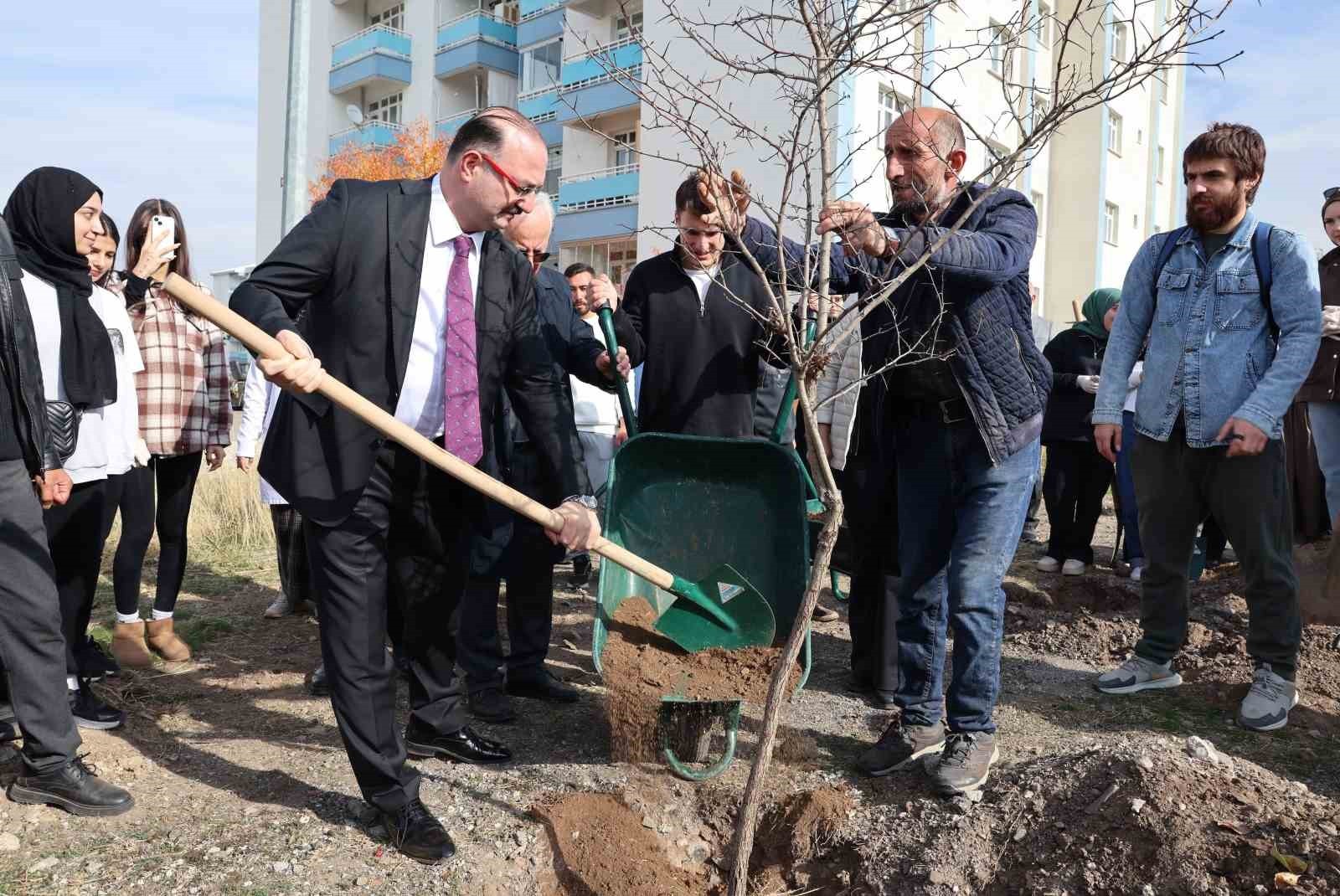 CUMHURBAŞKANI RECEP TAYYİP ERDOĞAN’IN 6 KASIM 2019 TARİHİNDE İLAN ETTİĞİ 11 KASIM MİLLÎ...
