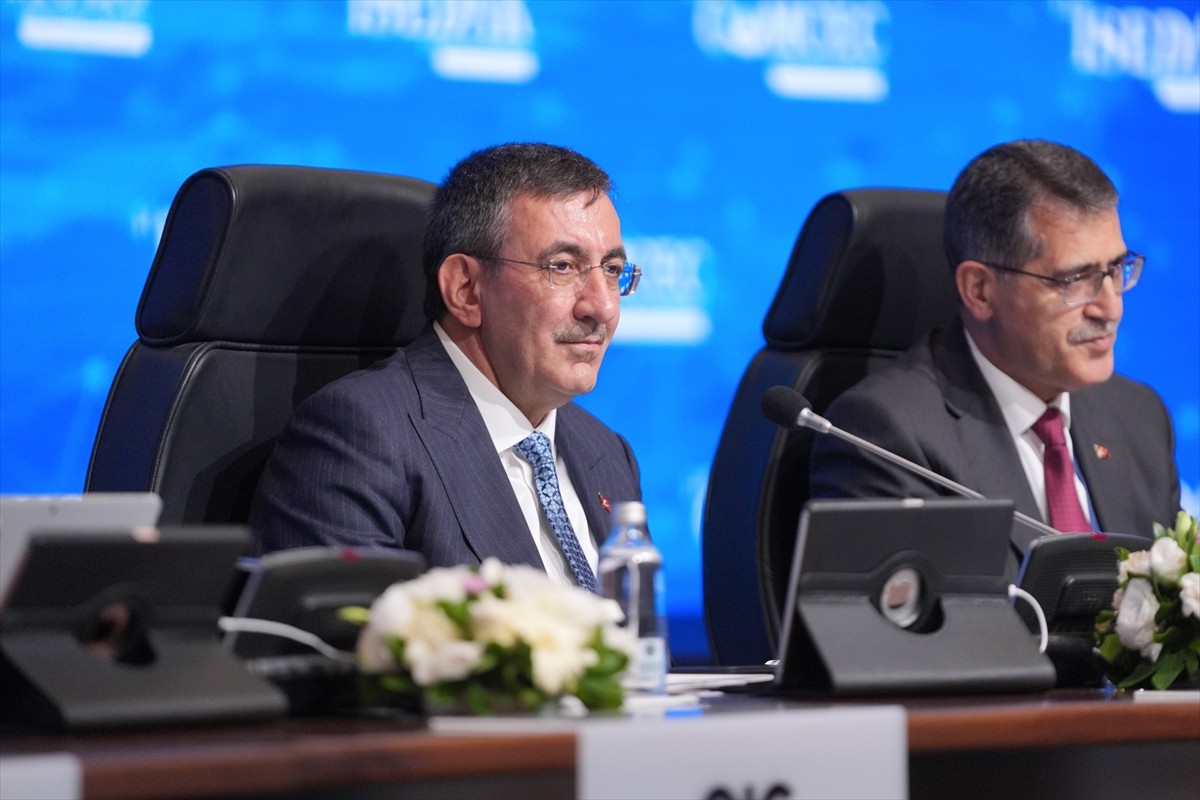 Cumhurbaşkanı Yardımcısı Cevdet Yılmaz, İslam İşbirliği Teşkilatı (İİT) Ekonomik ve Ticari...