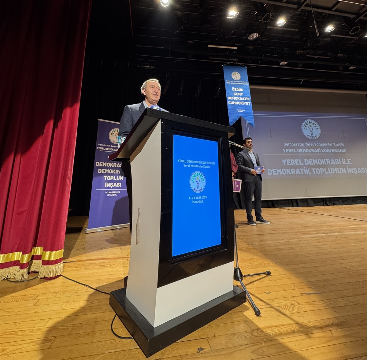 DEM Parti Eş Genel Başkanı Tuncer Bakırhan, Partisinin Demokratik Yerel Yönetimler Kurulu...