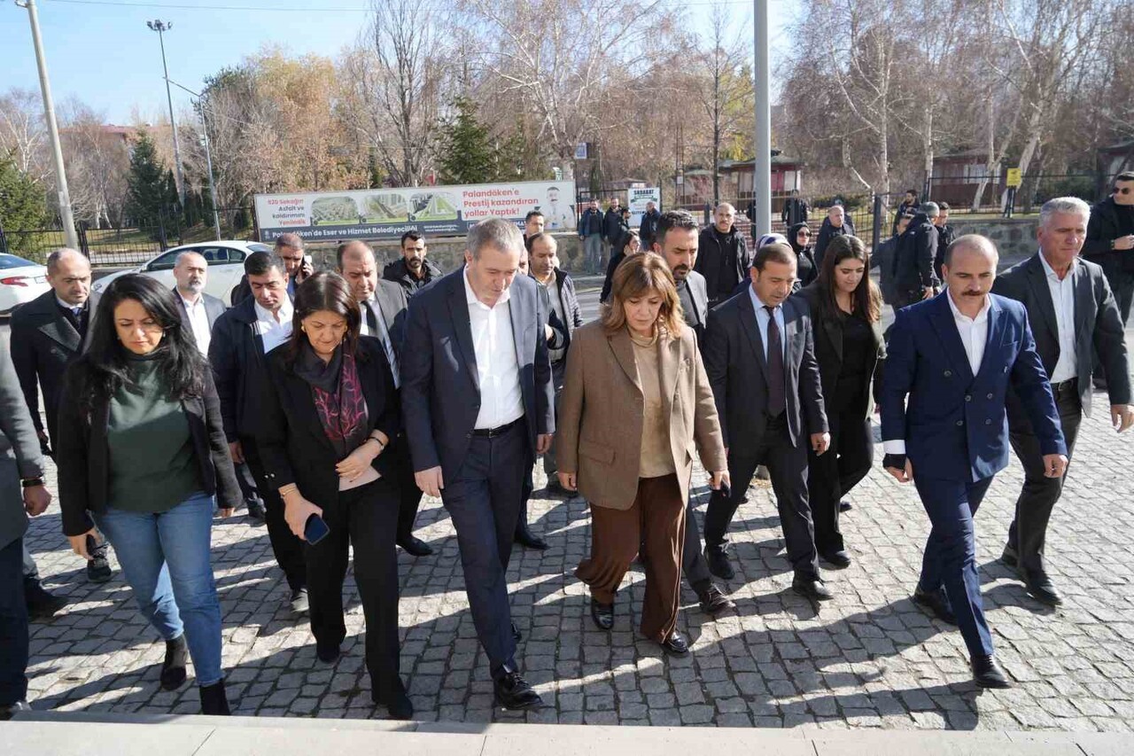 DEM PARTİ GENEL BAŞKANI TUNCER BAKIRHAN, TARİHİ SÜRECİN ÇOK ÖNEMLİ BİR AŞAMASINDA İMRALI'YA GİTME...