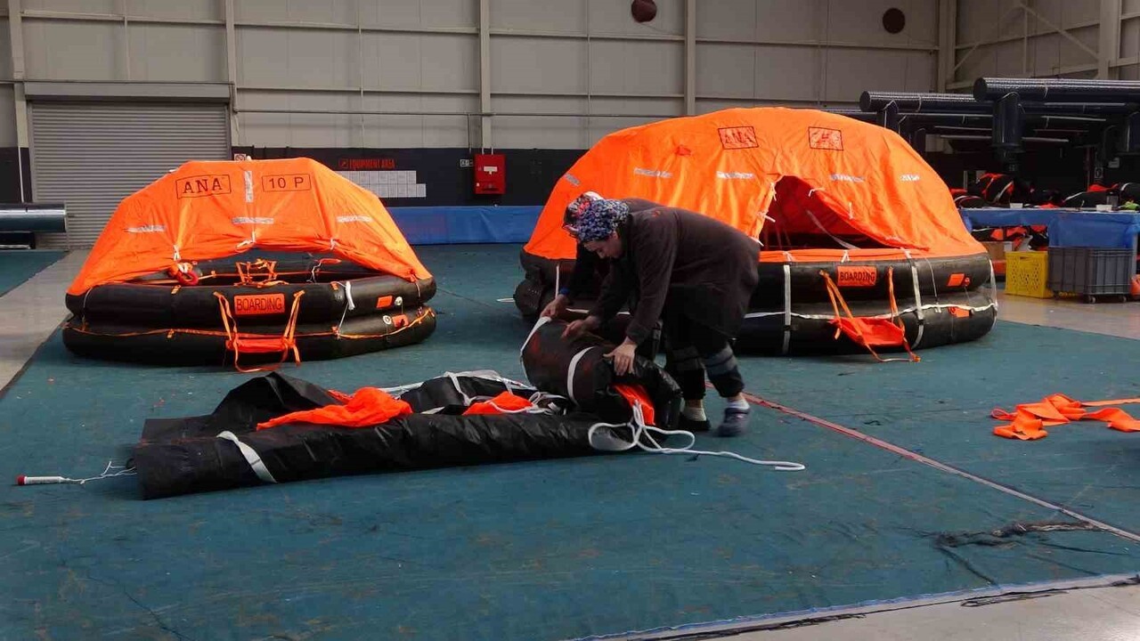 DENİZCİLİK SEKTÖRÜNDE GEMİ KAZALARINDA CAN KURTARAN VE GEMİ FİLİKALARININ YETERSİZ KALDIĞI...