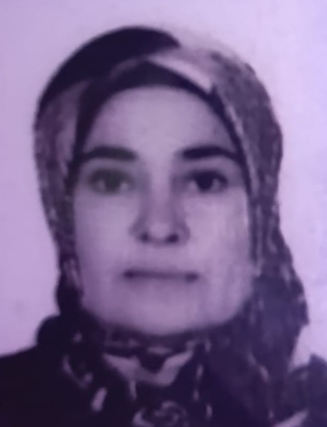 DENİZLİ’DE EVİNİN BAHÇESİNDEKİ AĞAÇTAN DÜŞEN KADIN OLAY YERİNDE YAŞAMINI YİTİRDİ.