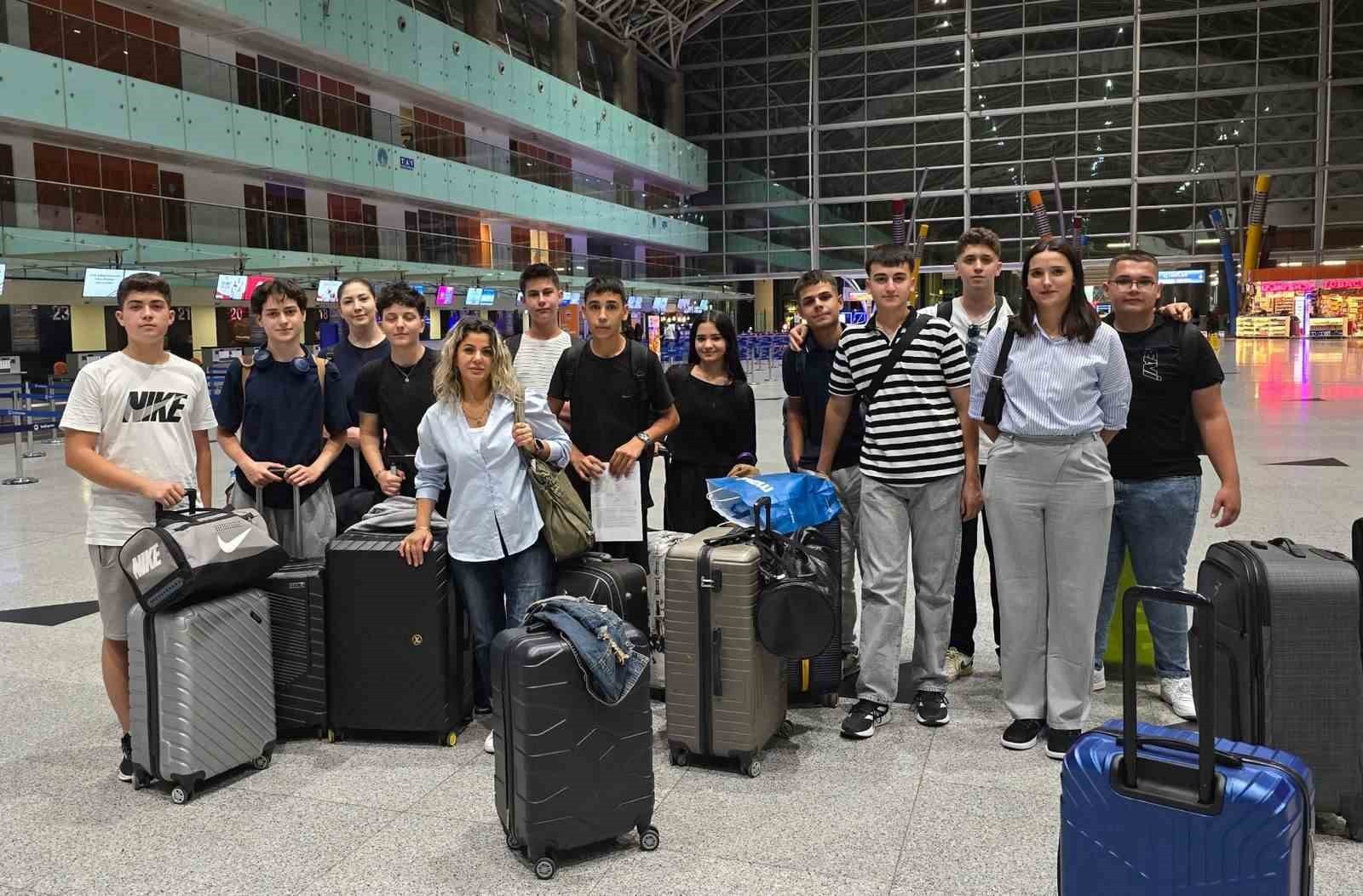 DENİZLİ’DE SEMA-ABDURRAHMAN KARAMANLIOĞLU TURİZM VE MESLEKİ TEKNİK ANADOLU LİSESİNDEN 12 ÖĞRENCİ...