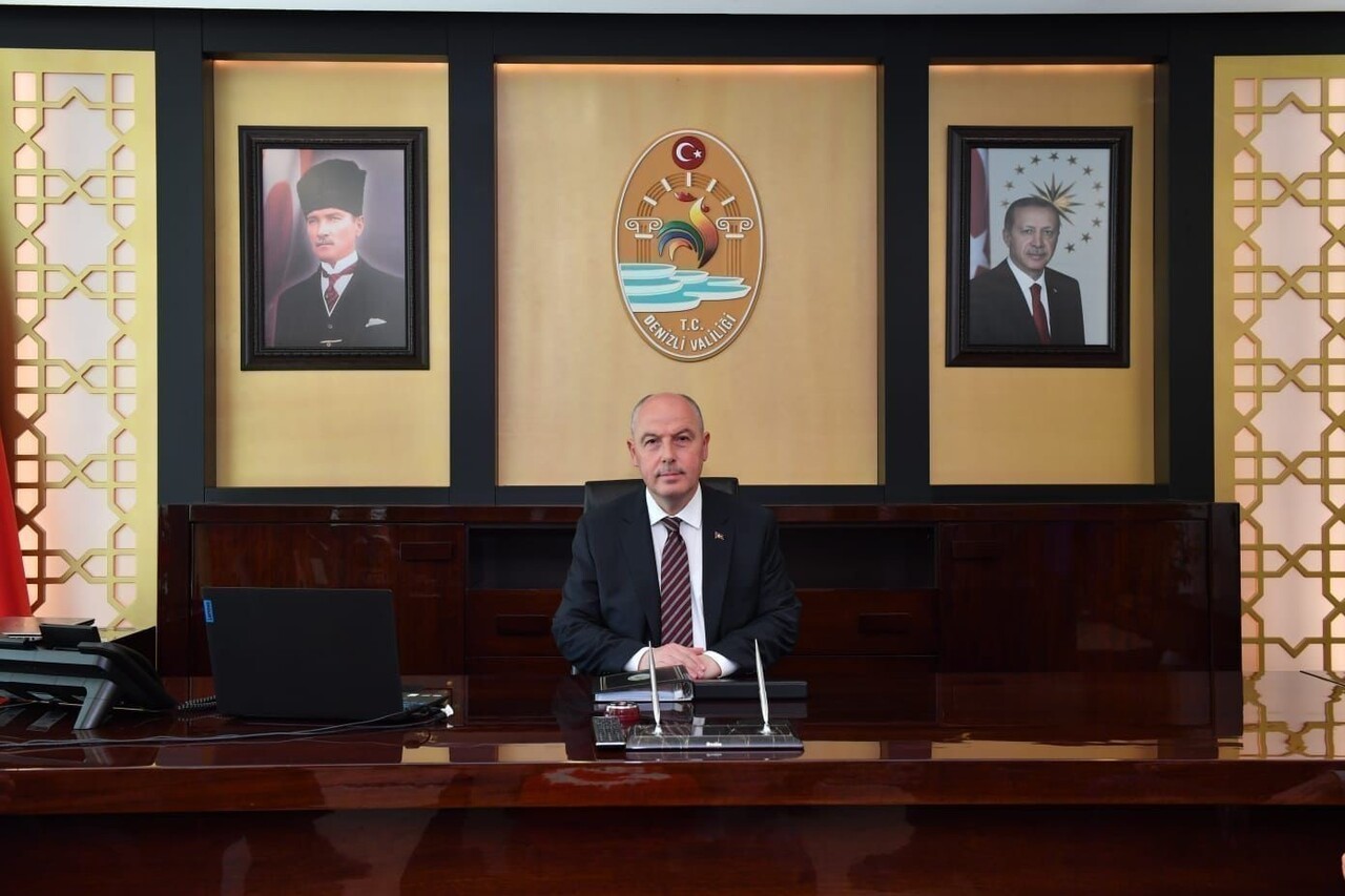 DENİZLİ VALİSİ ÖMER FARUK COŞKUN, "YARINLARIMIZIN TEMİNATI EVLATLARIMIZIN YETİŞTİRİLMESİ İÇİN...