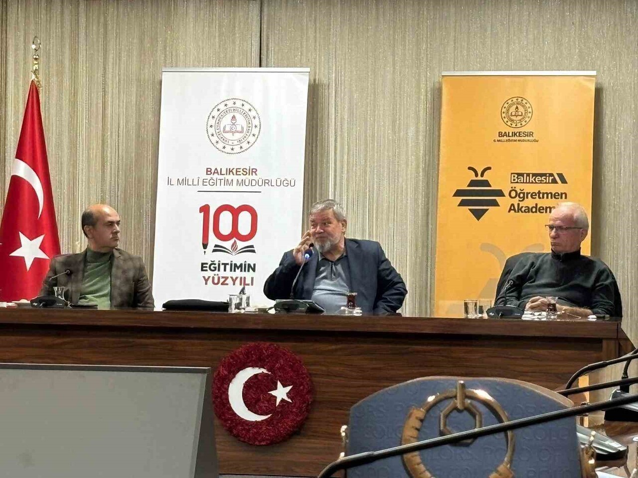 DİN ALİMİ SARI HOCA'NIN HİKÂYESİ ÖĞRETMENLERLE BULUŞTU