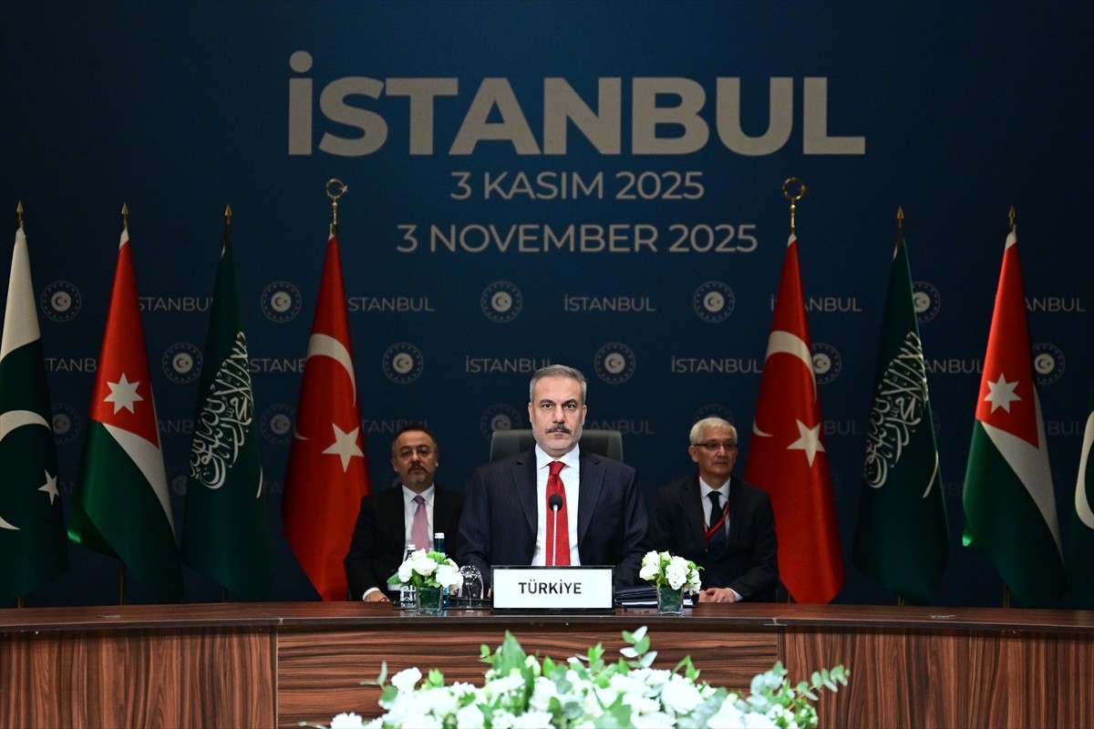 Dışişleri Bakanı Hakan Fidan'ın ev sahipliğinde İstanbul'da düzenlenen Gazze konulu toplantı...