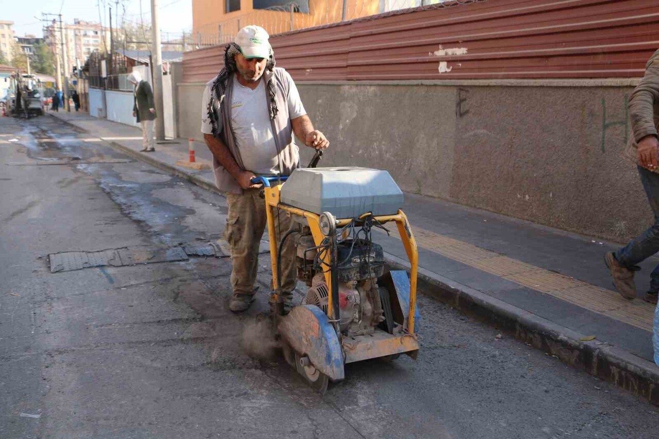 DİYARBAKIR’IN BAĞLAR İLÇESİ MURADİYE MAHALLESİNE 70 YIL SONRA DOĞAL GAZ HATTI ÇEKİLDİ.