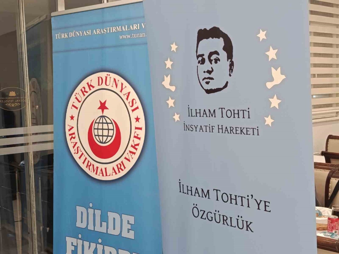 DOĞU TÜRKİSTAN SAVUNUCUSU VE EĞİTİMCİ OLAN İLHAM TOHTİ ADINA YEMEKLİ BİR TOPLANTI DÜZENLENDİ. 12...