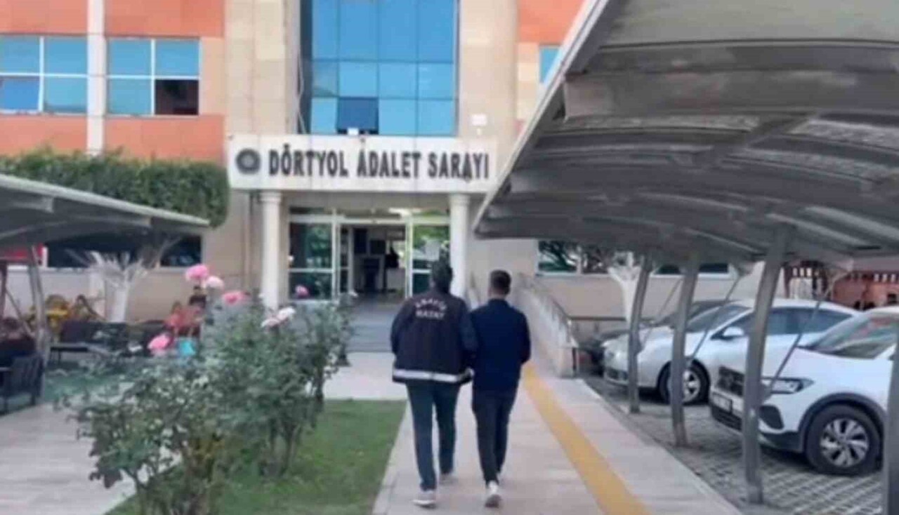 DÖRTYOL’DA YAĞMA VE SİLAHLA TEHDİT ŞÜPHELİSİ TUTUKLANDI