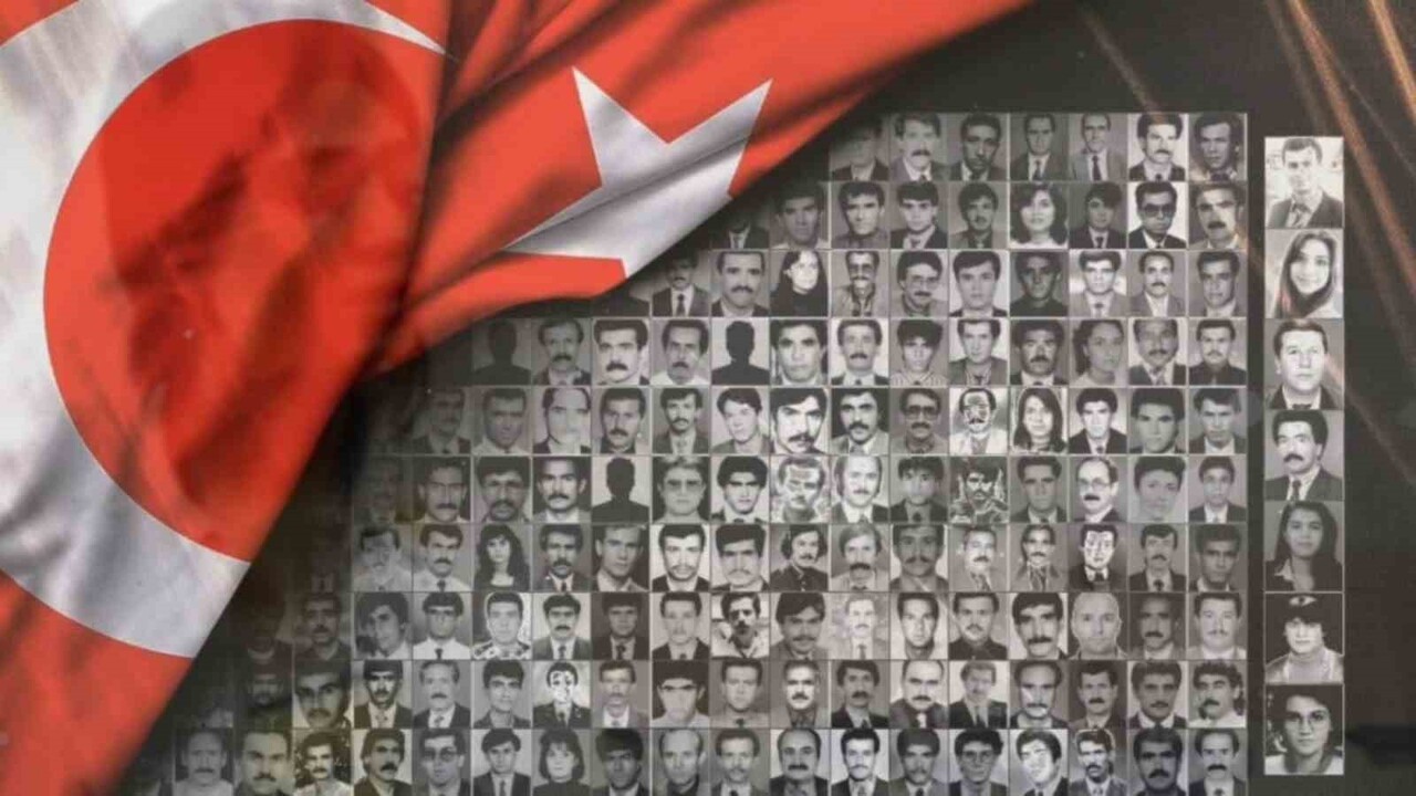 DÜZCE'DE ÖĞRETMENLER GÜNÜ İÇİN HAZIRLANAN VİDEO DUYGULANDIRDI. SEMT PAZARINA İNAN İLÇE MİLLİ...