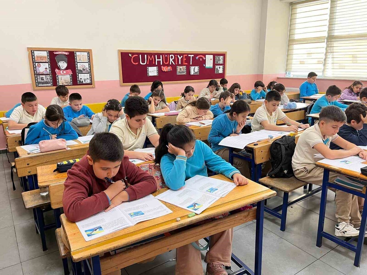 DÜZCE'DE "MAARİF ÖĞRENCİ AKADEMİ AĞI PROJESİ" KAPSAMINDA, 4. SINIF ÖĞRENCİLERİNE YÖNELİK OKUDUĞUNU...