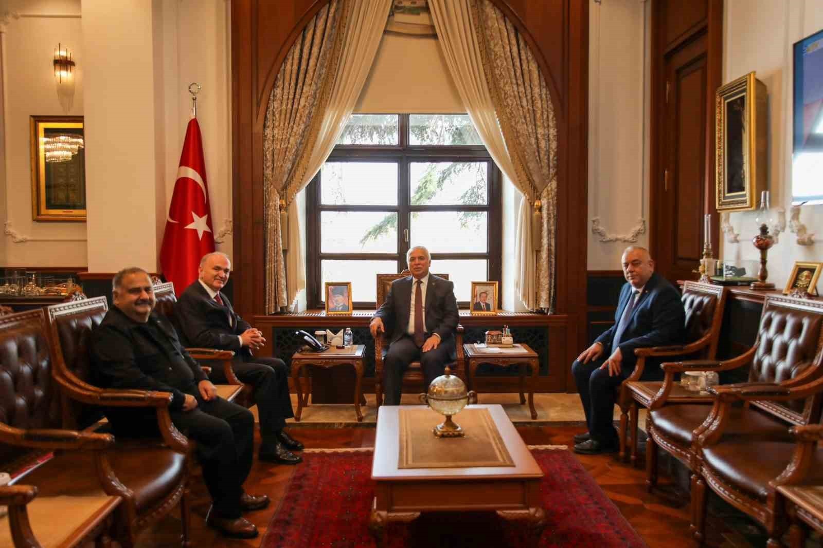 DÜZCE BELEDİYE BAŞKANI DR. FARUK ÖZLÜ, BERABERİNDE DÜZCE TİCARET VE SANAYİ ODASI BAŞKANI ERDOĞAN...