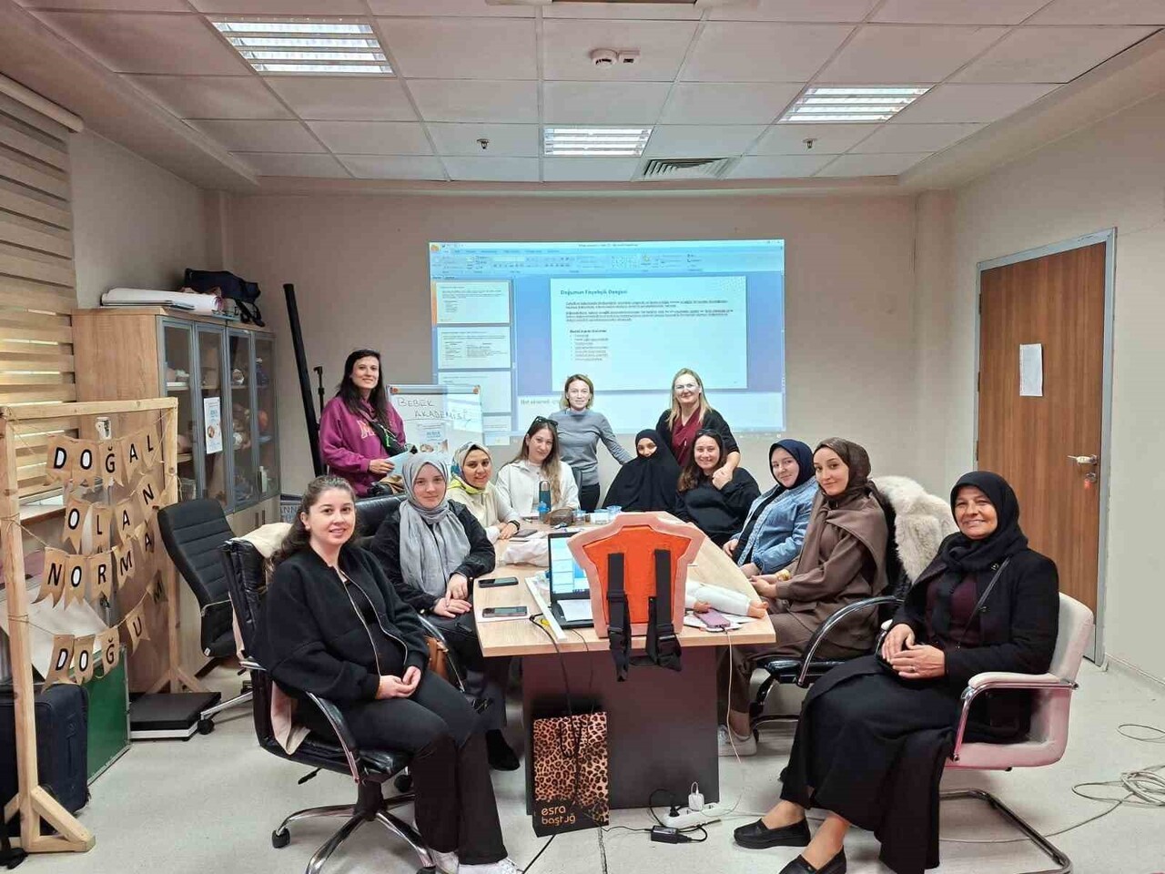 DÜZCE SAĞLIK MÜDÜRLÜĞÜ TARAFINDAN ANNE ADAYLARININ BİLİNÇLENDİRİLMESİ İÇİN GEBE OKULU VE BEBEK...