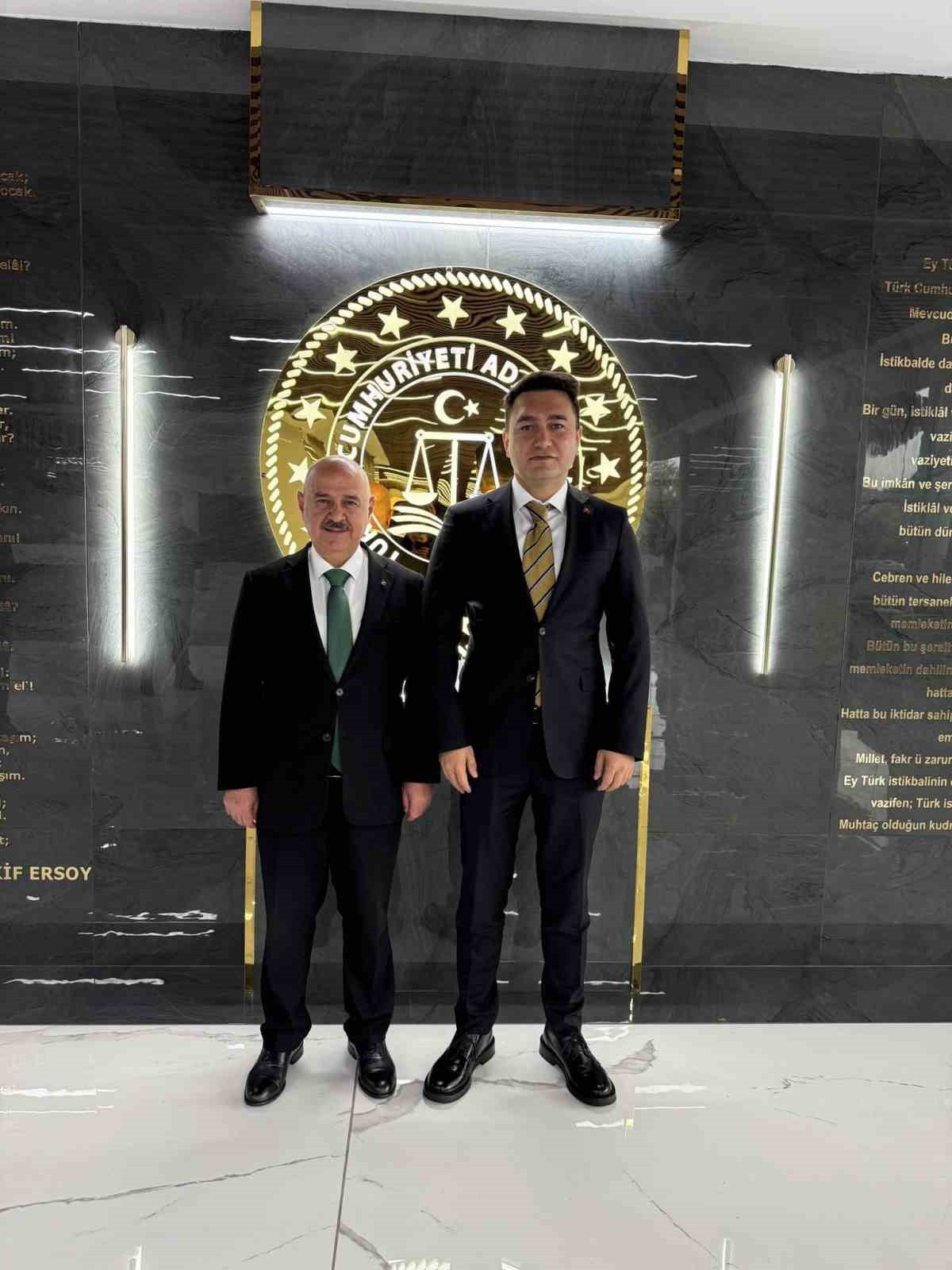 DÜZCE ÜNİVERSİTESİ REKTÖRÜ PROF. DR. NEDİM SÖZBİR, DÜZCE CUMHURİYET BAŞSAVCISI YASİN EMRE'Yİ...