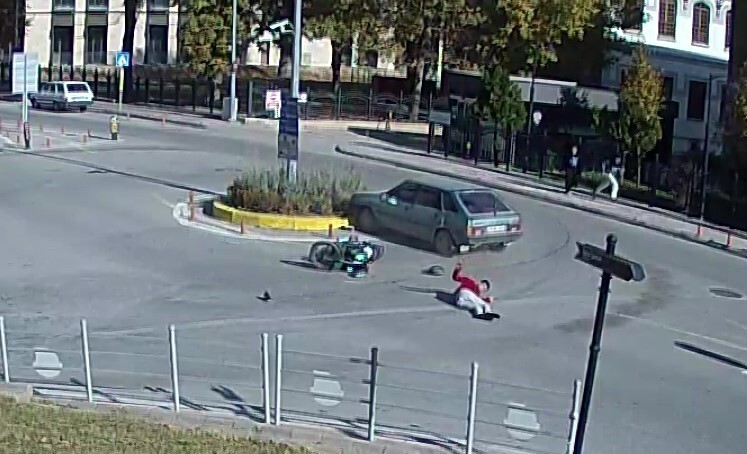 EDİNİLEN BİLGİYE GÖRE, EREN F. YÖNETİMİNDEKİ 05 AEH 765 PLAKALI MOTOSİKLETLE SEYİR HALİNDEYKEN...