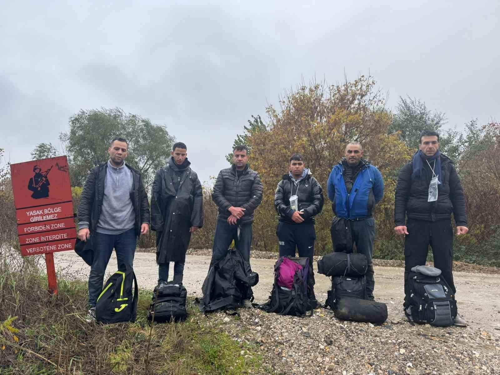 EDİRNE'NİN UZUNKÖPRÜ İLÇESİNDE KÖYLERDE GERÇEKLEŞTİRİLEN DENETİMLERDE 29 DÜZENSİZ KAÇAK GÖÇMEN...