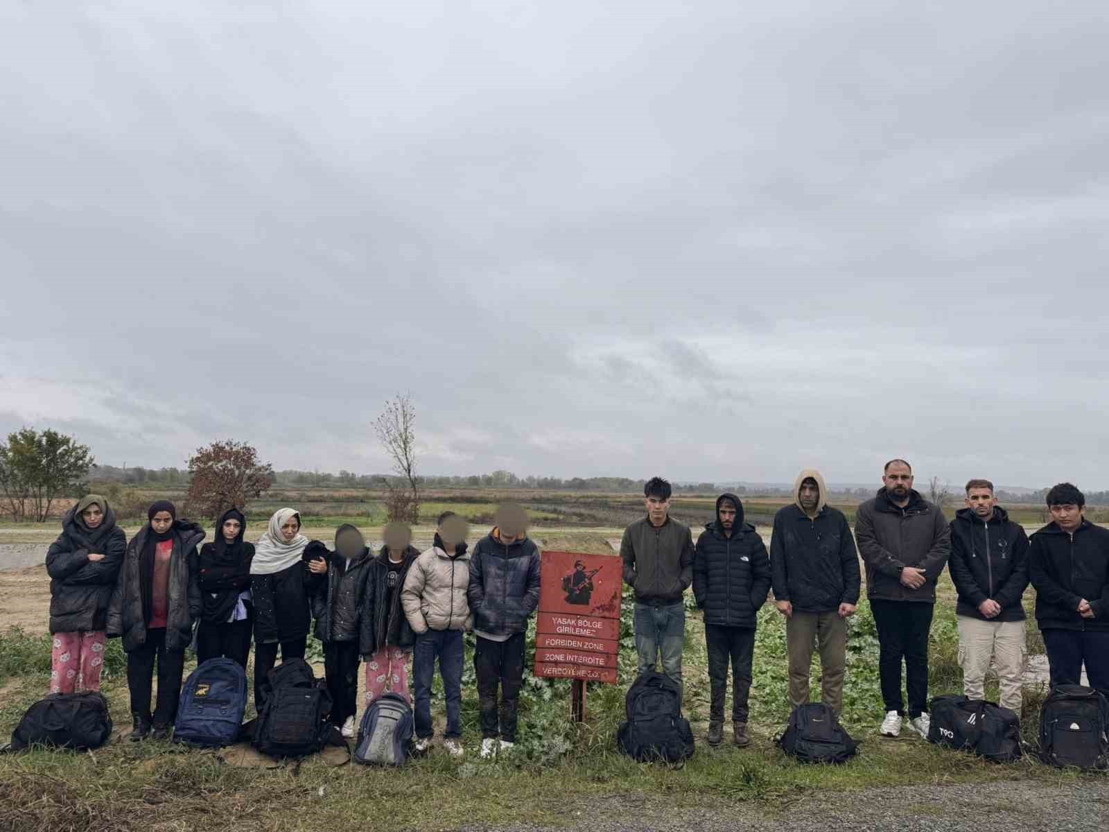 EDİRNE'NİN UZUNKÖPRÜ İLÇESİNDE KÖYLERDE GERÇEKLEŞTİRİLEN DENETİMLERDE 29 DÜZENSİZ KAÇAK GÖÇMEN...
