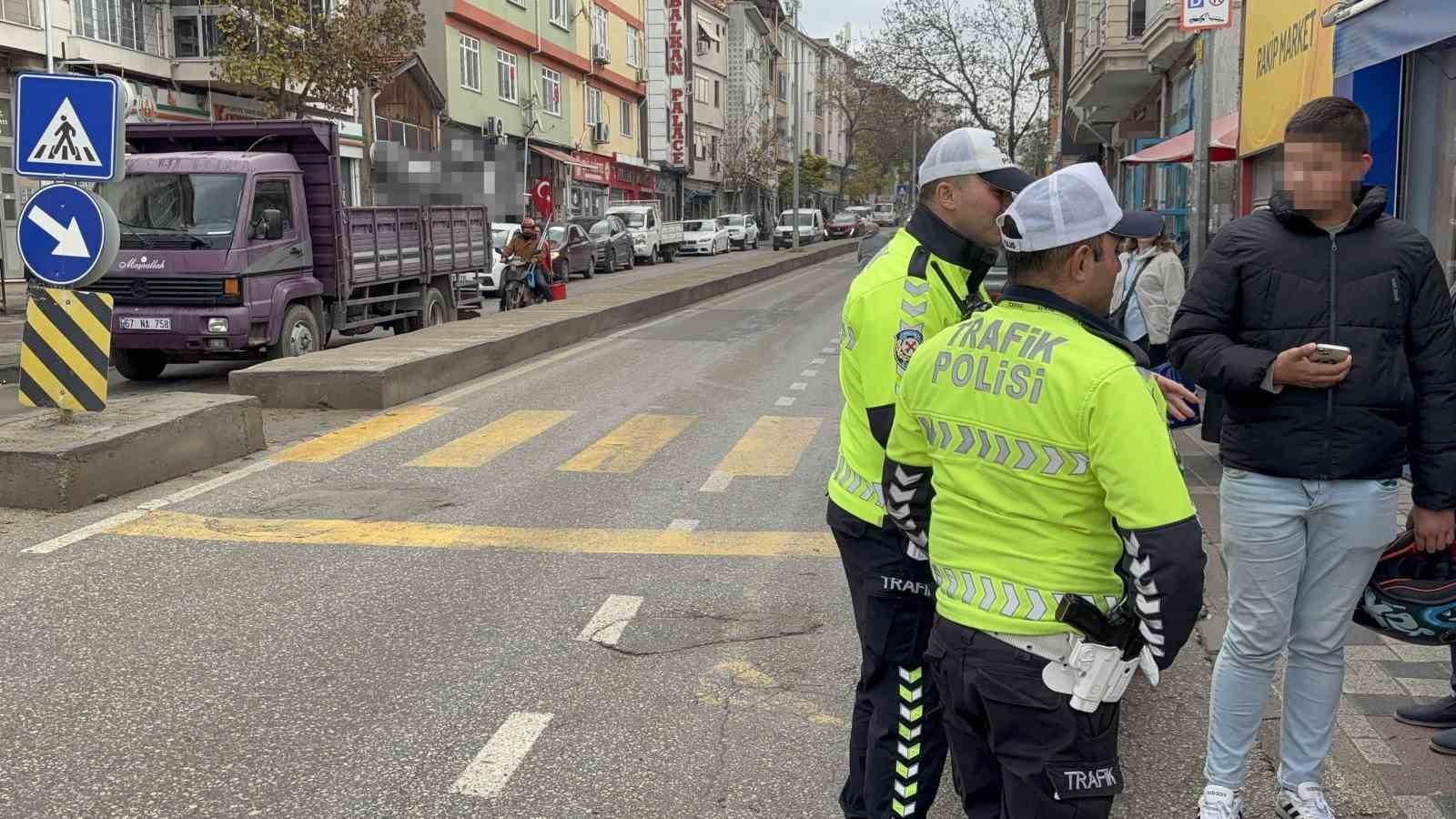 EDİRNE’DE MOTOSİKLET DEVRİLDİ: 1 YARALI