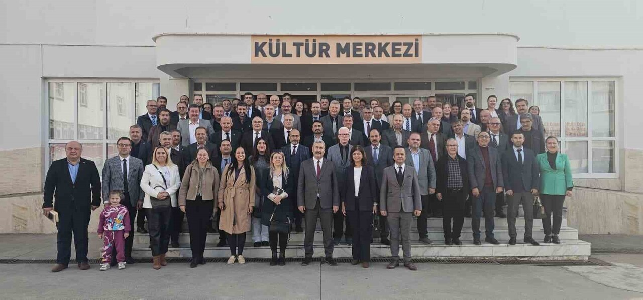 EFELER İLÇE MİLLİ EĞİTİM MÜDÜRLÜĞÜ, OKUL YÖNETİCİLERİNİN MESLEKİ VE ENTELEKTÜEL GELİŞİMİNİ...