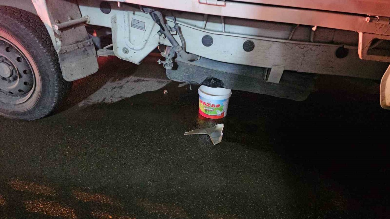 ELAZIĞ'DA MOTOSİKLET PİKAPA ÇARPMASI SONUCU MEYDANA GELEN TRAFİK KAZASINDA 2 KİŞİ YARALANDI....