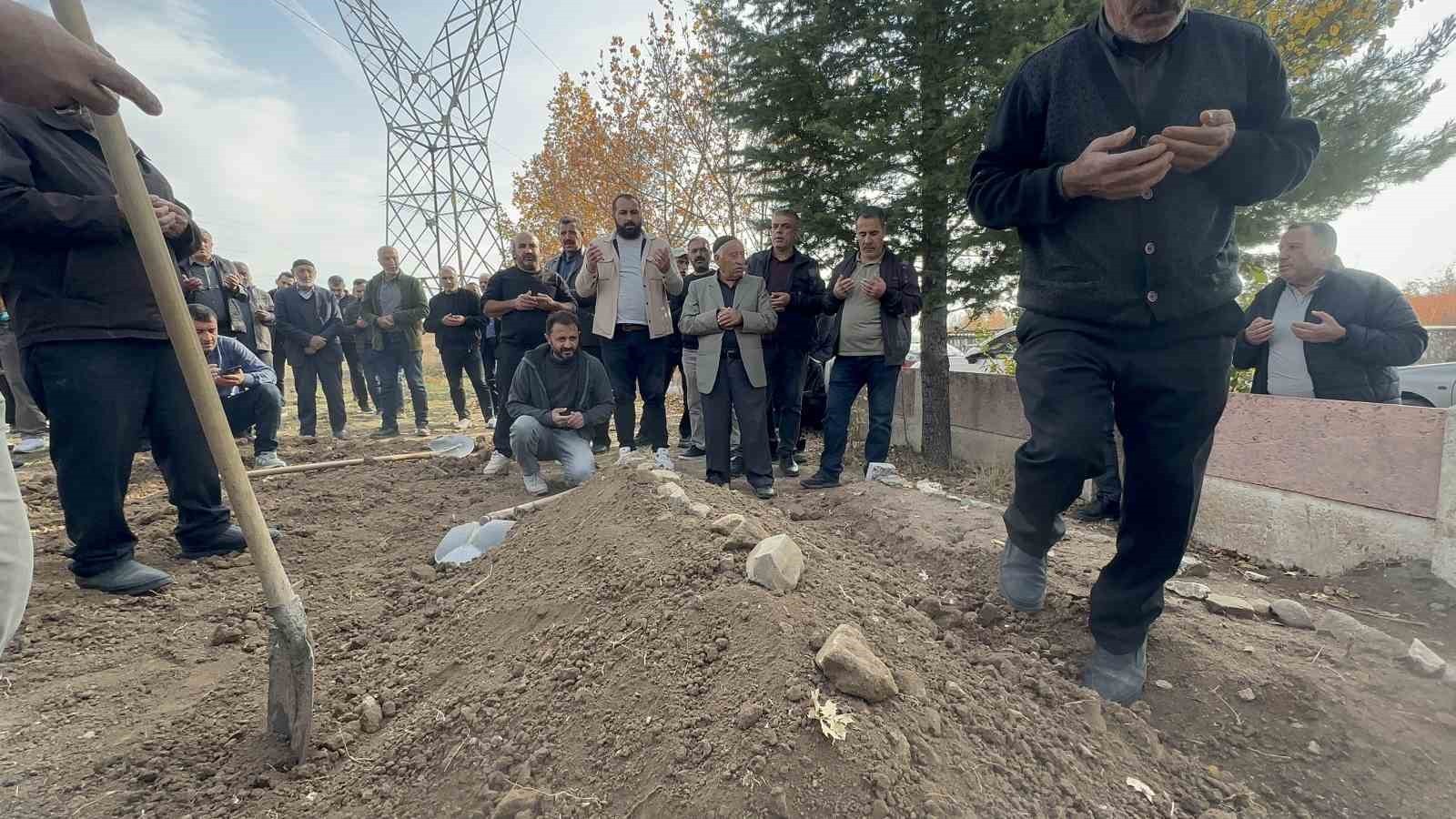 ELAZIĞ’DA KAYBOLDUKTAN BİR HAFTA SONRA CANSIZ BEDENİ BULUNAN 11 YAŞINDAKİ VEYSEL BİLEN, BUGÜN...