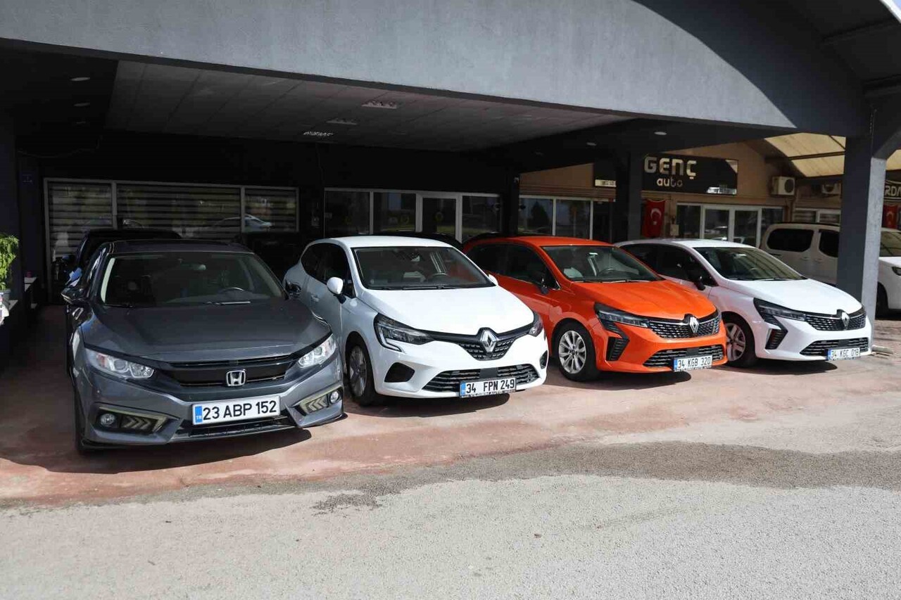 ELAZIĞ GALERİCİLER SİTESİ BAŞKANI AHMET YILDIRIM, "VATANDAŞLAR YIL OLARAK KASIM VE ARALIK AYINDA...