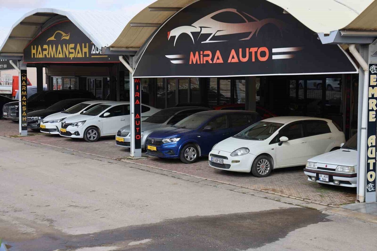 ELAZIĞ GALERİCİLER SİTESİ BAŞKANI AHMET YILDIRIM, "VATANDAŞLAR YIL OLARAK KASIM VE ARALIK AYINDA...