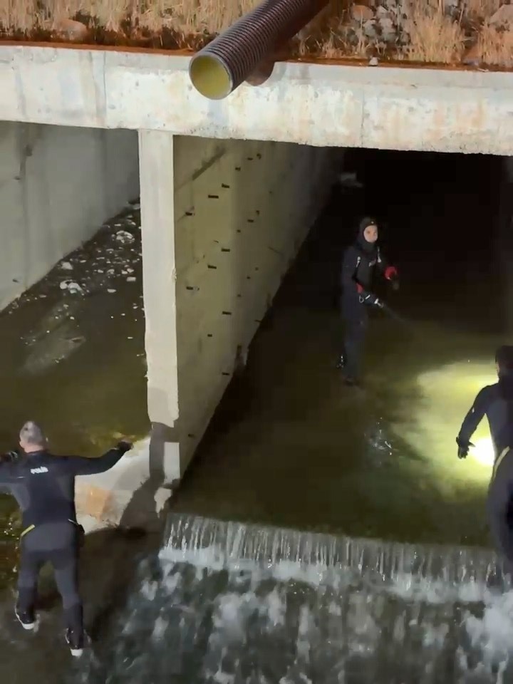 ELAZIĞ VALİSİ NUMAN HATİPOĞLU, KAYBOLAN 11 YAŞINDAKİ OTİZMLİ ÇOCUĞUN ARANDIĞI ALANA GİDEREK...