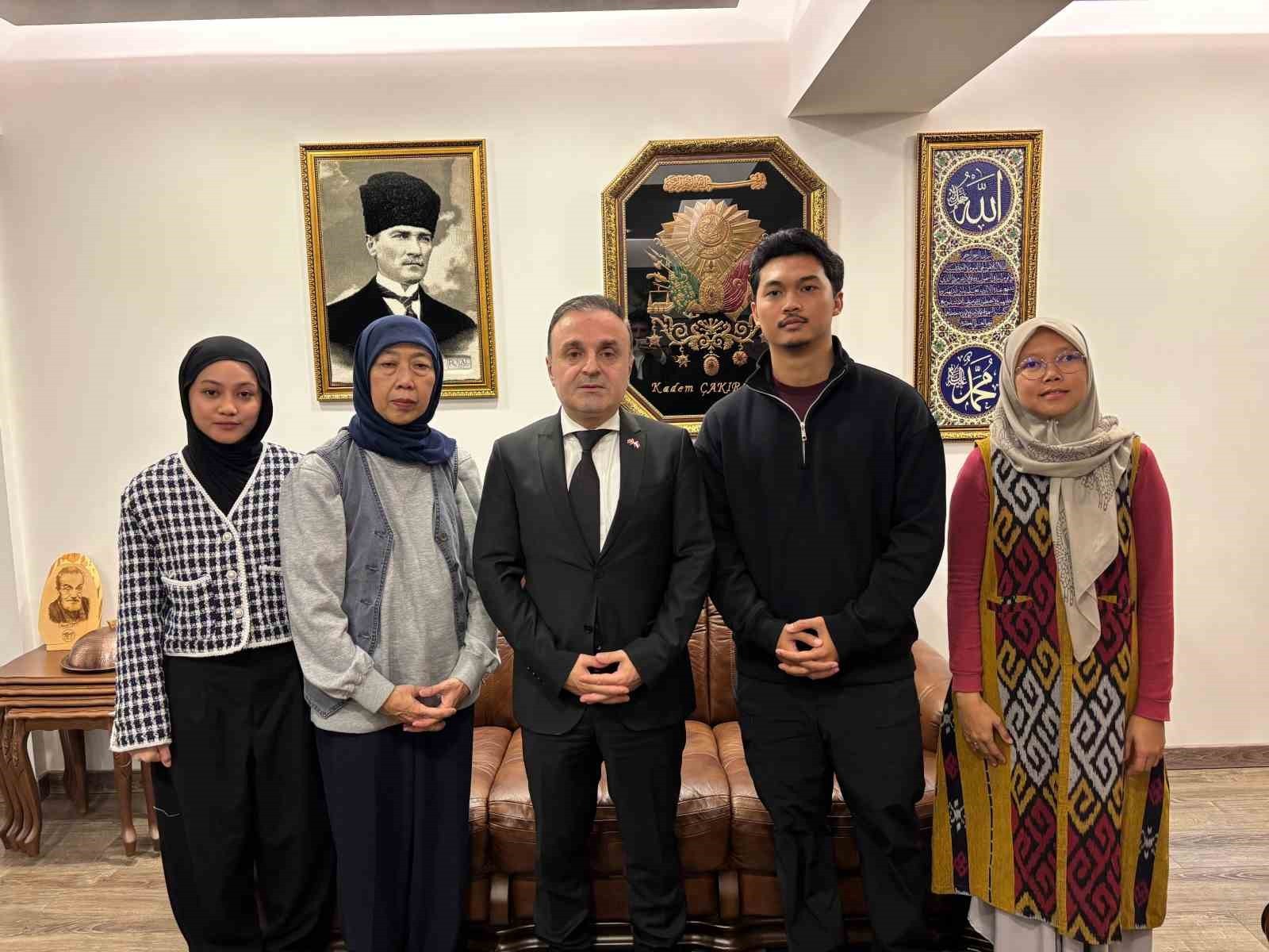 ENDONEZYA’DAN TÜRKİYE’YE TATİL İÇİN GELEN 64 YAŞINDAKİ KARYONO TARBO SULJADI, TRABZON’DA GEÇİRDİĞİ...