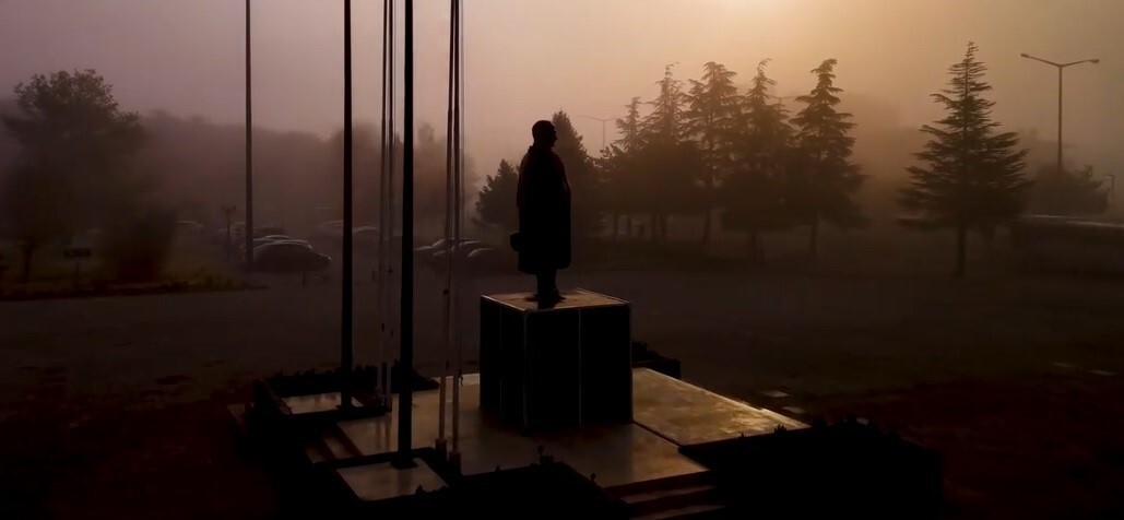 ERZİNCAN’I SİS KAPLADI: GÖRÜŞ MESAFESİ 20 METREYE DÜŞTÜ