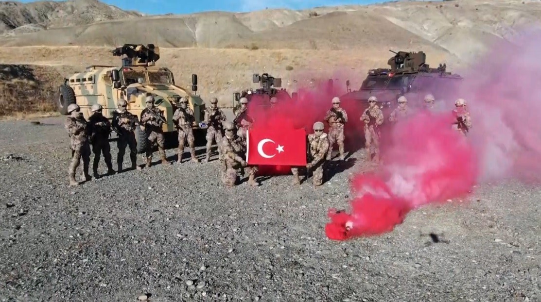 ERZİNCAN İL EMNİYET MÜDÜRLÜĞÜ ÖZEL HAREKAT TİMLERİNİN KIRSAL EĞİTİM SAHASINDA DÜZENLEDİĞİ...