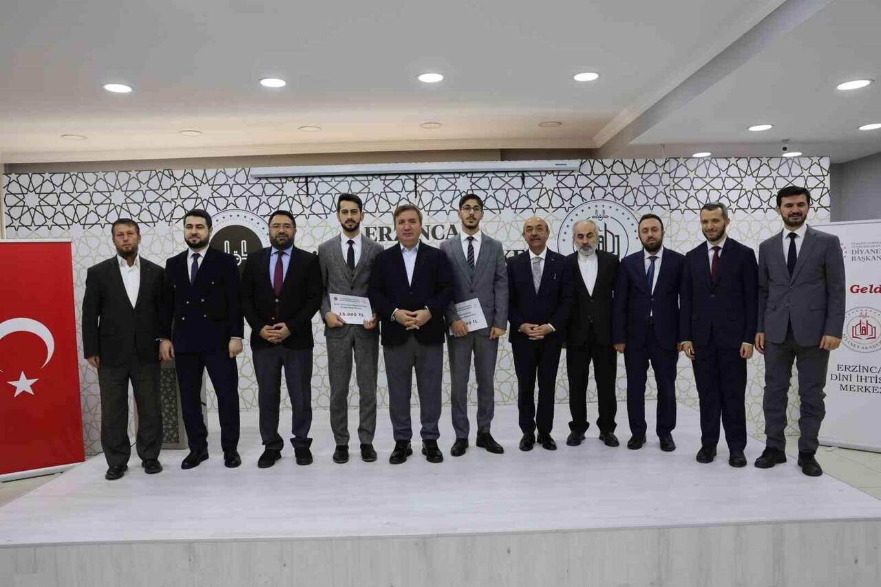 ERZİNCAN VALİSİ HAMZA AYDOĞDU, ERZİNCAN İL MÜFTÜSÜ İSMAİL FAKİRULLAHOĞLU, İL MİLLÎ EĞİTİM MÜDÜRÜ...