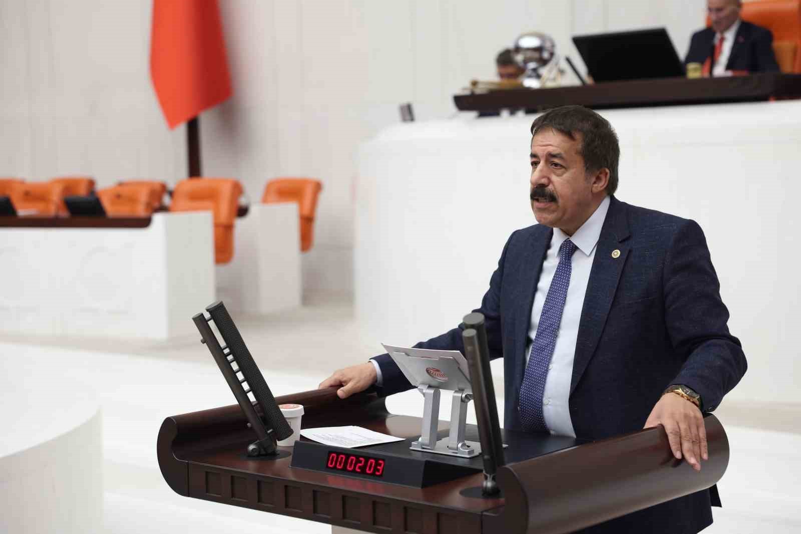 ERZURUM’A YAPILAN KAMU YATIRIMLARI HAKKINDA MECLİS KÜRSÜSÜNDE KONUŞAN AK PARTİ ERZURUM...
