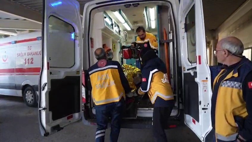 ERZURUM’DA 2 GÜN ÖNCE SÜRÜLERİNİ OTLATMAK İÇİN ÇIKTIĞI ARAZİDE KAYBOLAN ÇOBAN HASTANEDE TEDAVİ...