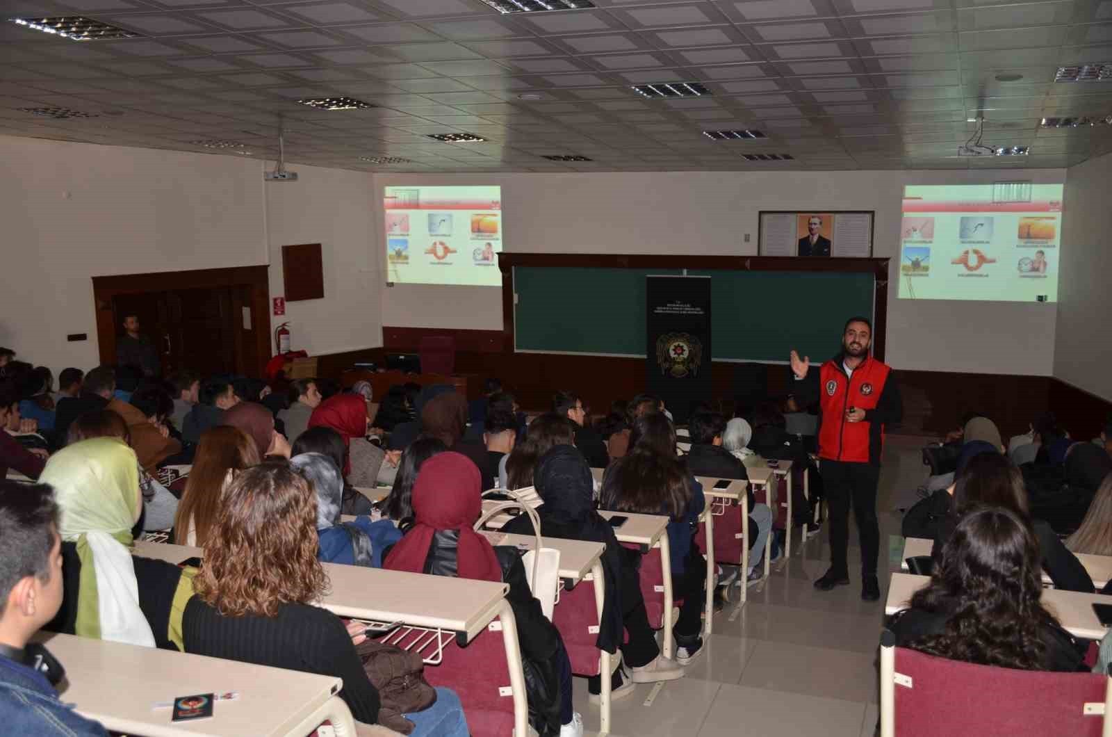 ERZURUM EMNİYET MÜDÜRLÜĞÜ TERÖRLE MÜCADELE ŞUBE MÜDÜRLÜĞÜ BİLGİLENDİRME VE ÖNLEME FAALİYETLERİ...