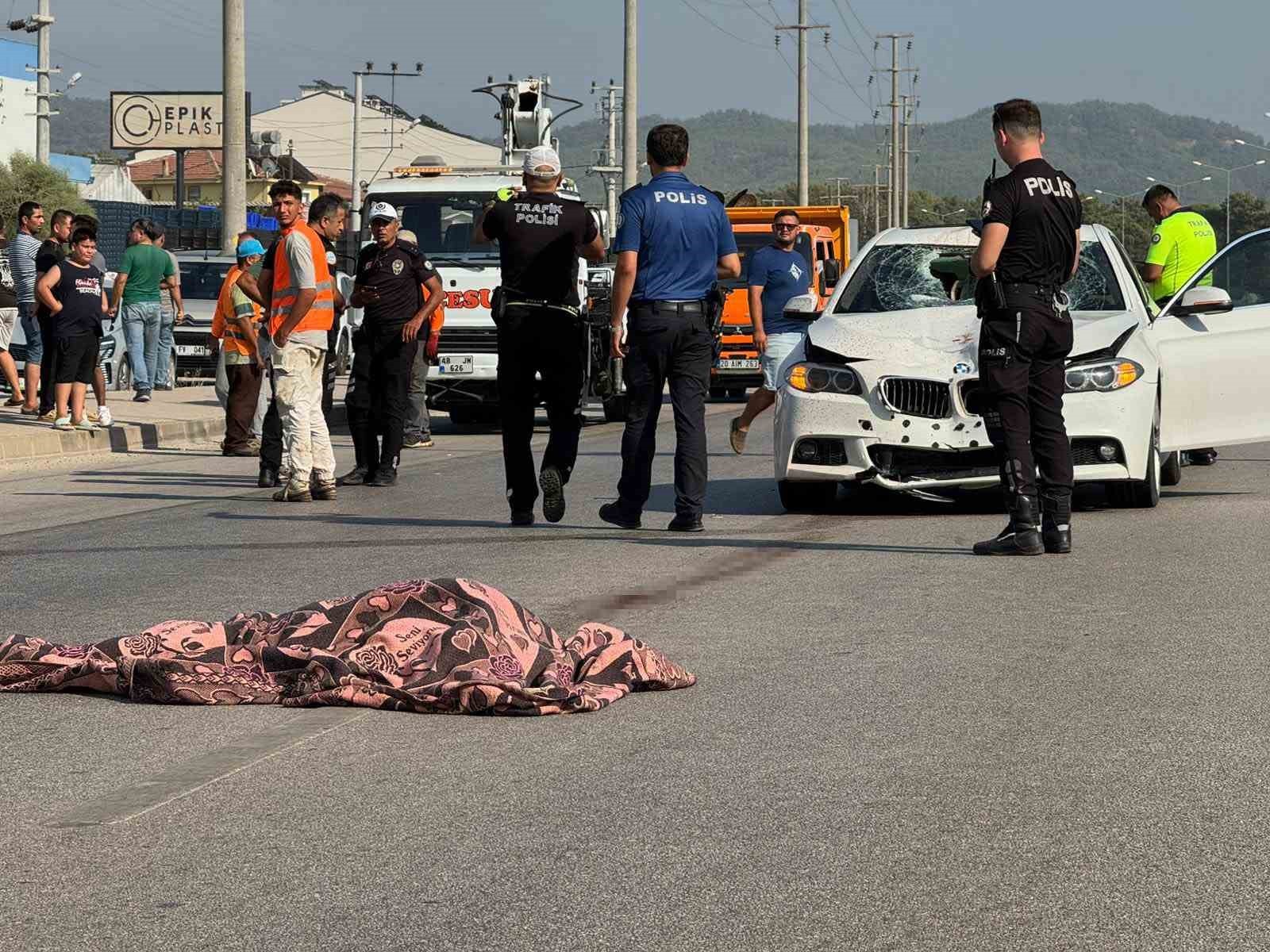 ESKİ MİLLETVEKİLİ ALİ BOĞA'YA ÇARPAN SÜRÜCÜ TAHLİYE OLDU