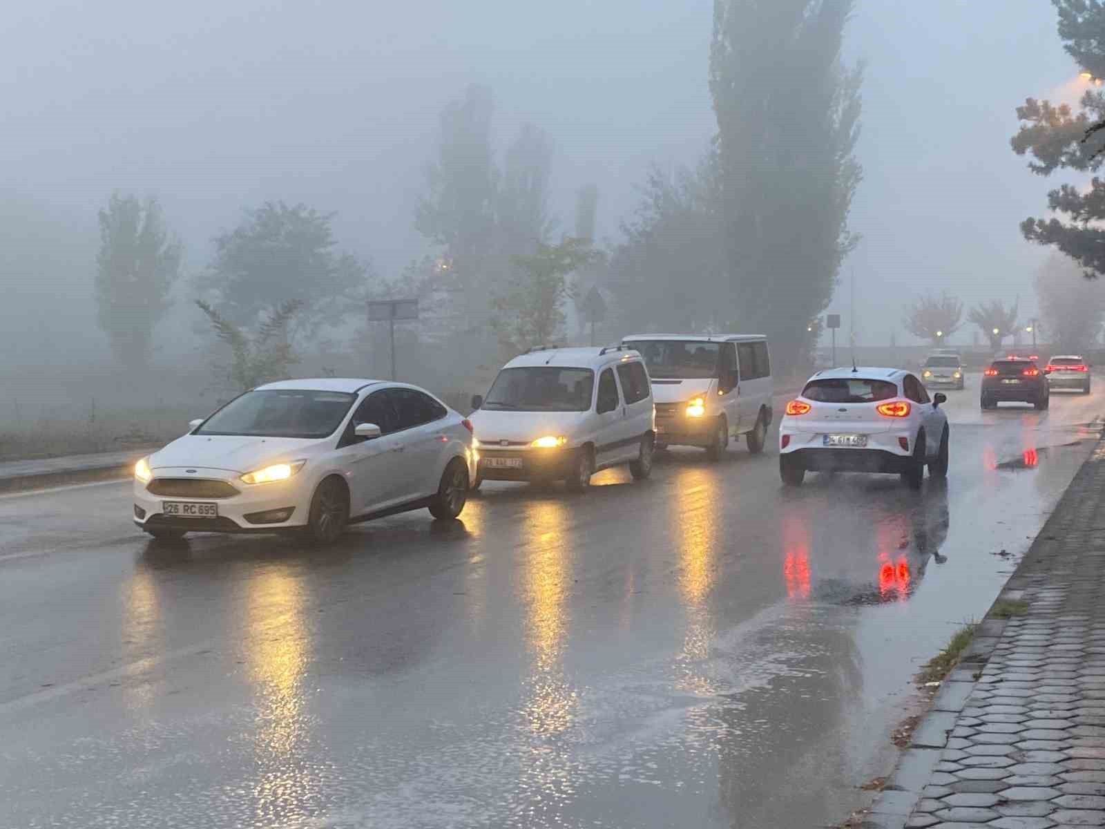 ESKİŞEHİR’DE ETKİLİ OLAN SİS İLGİNÇ GÖRÜNTÜ OLUŞTURDU.