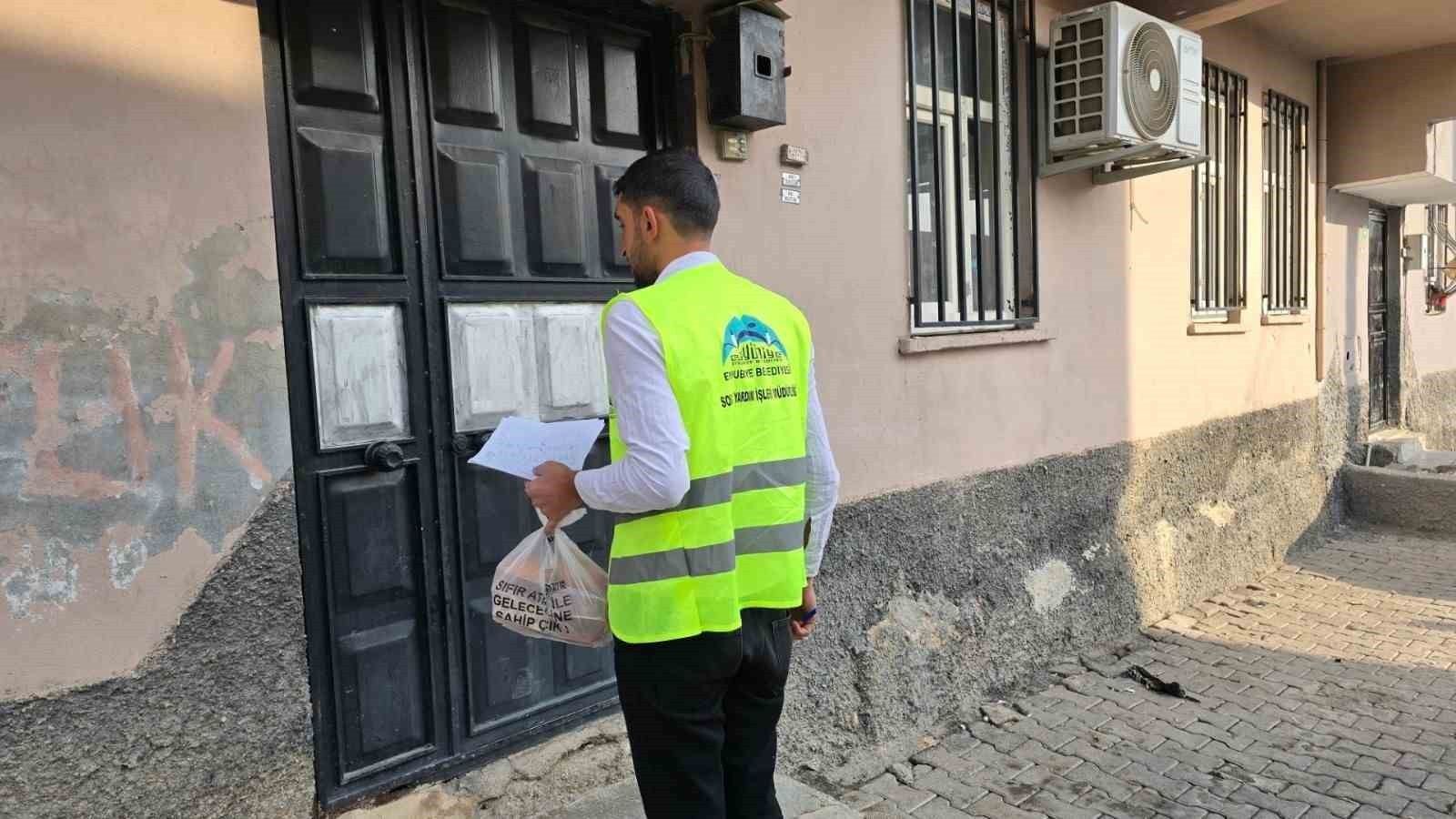 EYYÜBİYE’DE GÜNLÜK 3 BİN KİŞİYE SICAK YEMEK ULAŞTIRILIYOR