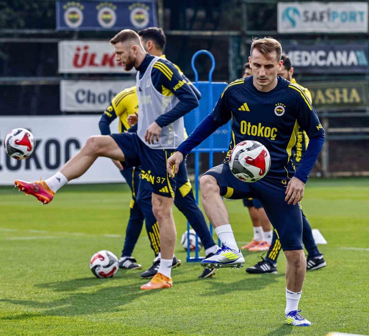 FENERBAHÇE, TRENDYOL SÜPER LİG'İN 13. HAFTASINDA DEPLASMANDA ÇAYKUR RİZESPOR İLE OYNAYACAĞI MAÇIN...