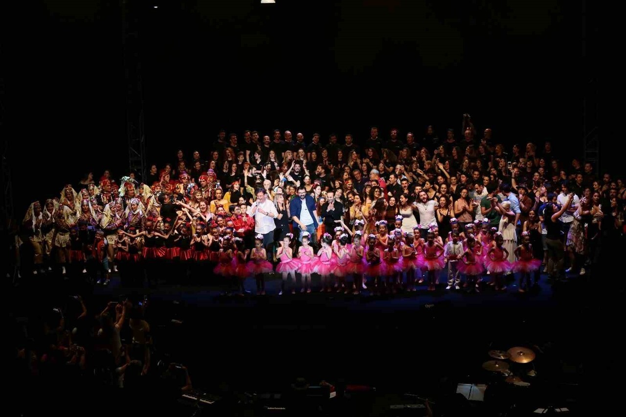 FOLKART ACADEMY, 2025-2026 DÖNEMİNDE TİYATRO MERKEZLİ YENİ EĞİTİM PROGRAMINA BAŞLIYOR.