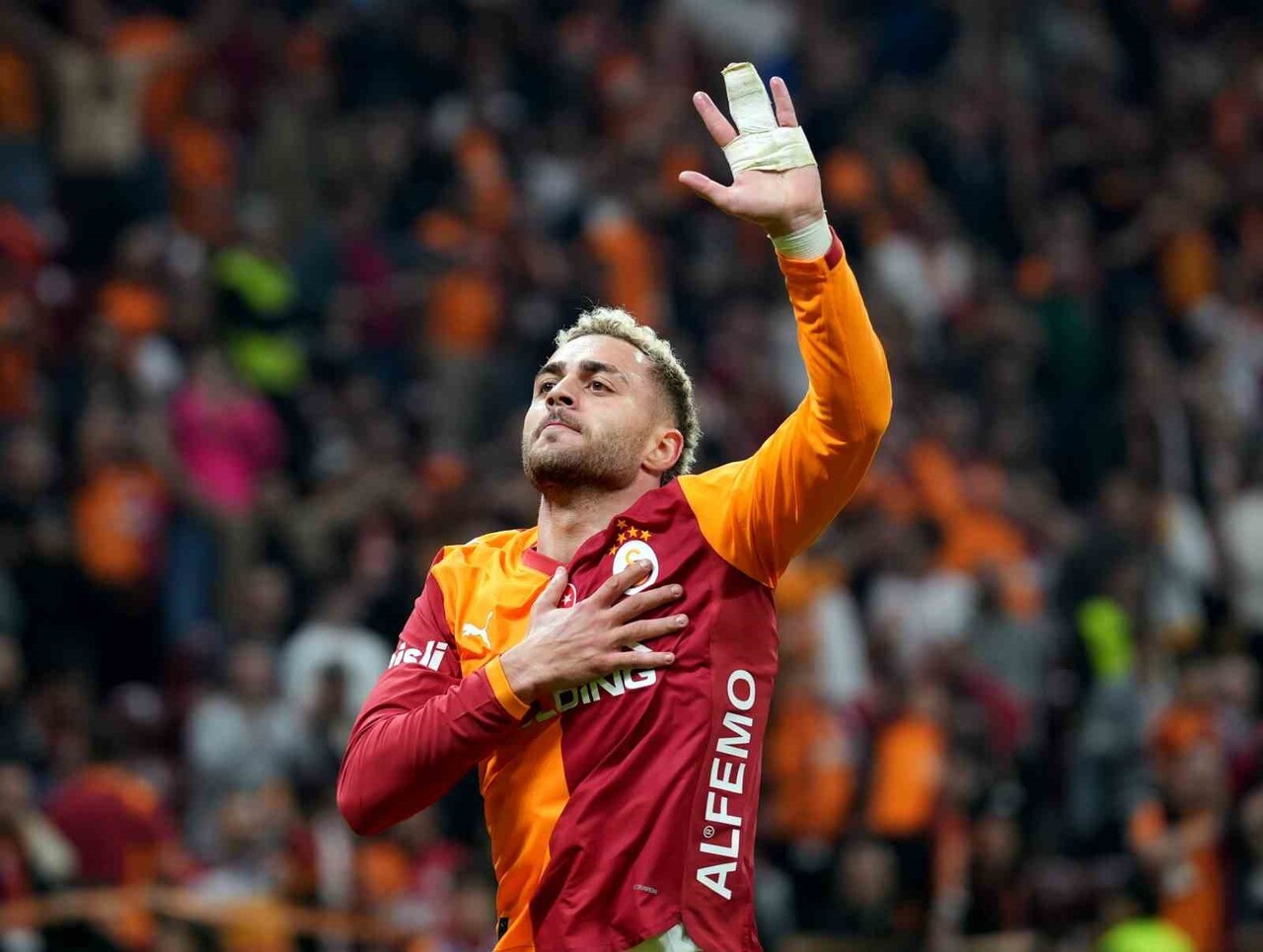 GALATASARAY'DA, GENÇLERBİRLİĞİ MAÇININ ARDINDAN MAURO ICARDİ İLE BARIŞ ALPER YILMAZ...