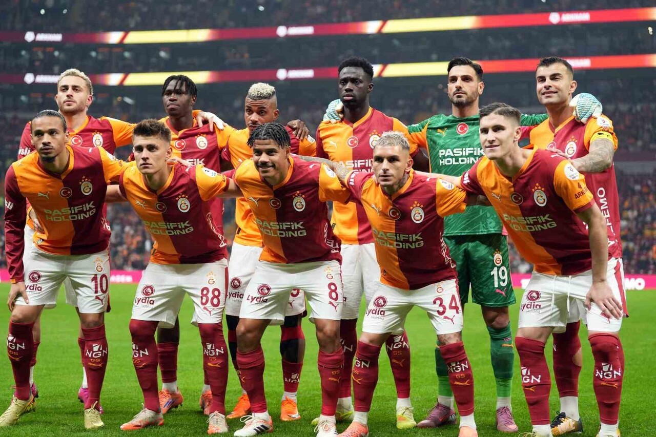 GALATASARAY'IN GABONLU FUTBOLCUSU MARİO LEMİNA, GENÇLERBİRLİĞİ MAÇINDA SAKATLIĞINDAN DOLAYI OYUNA...