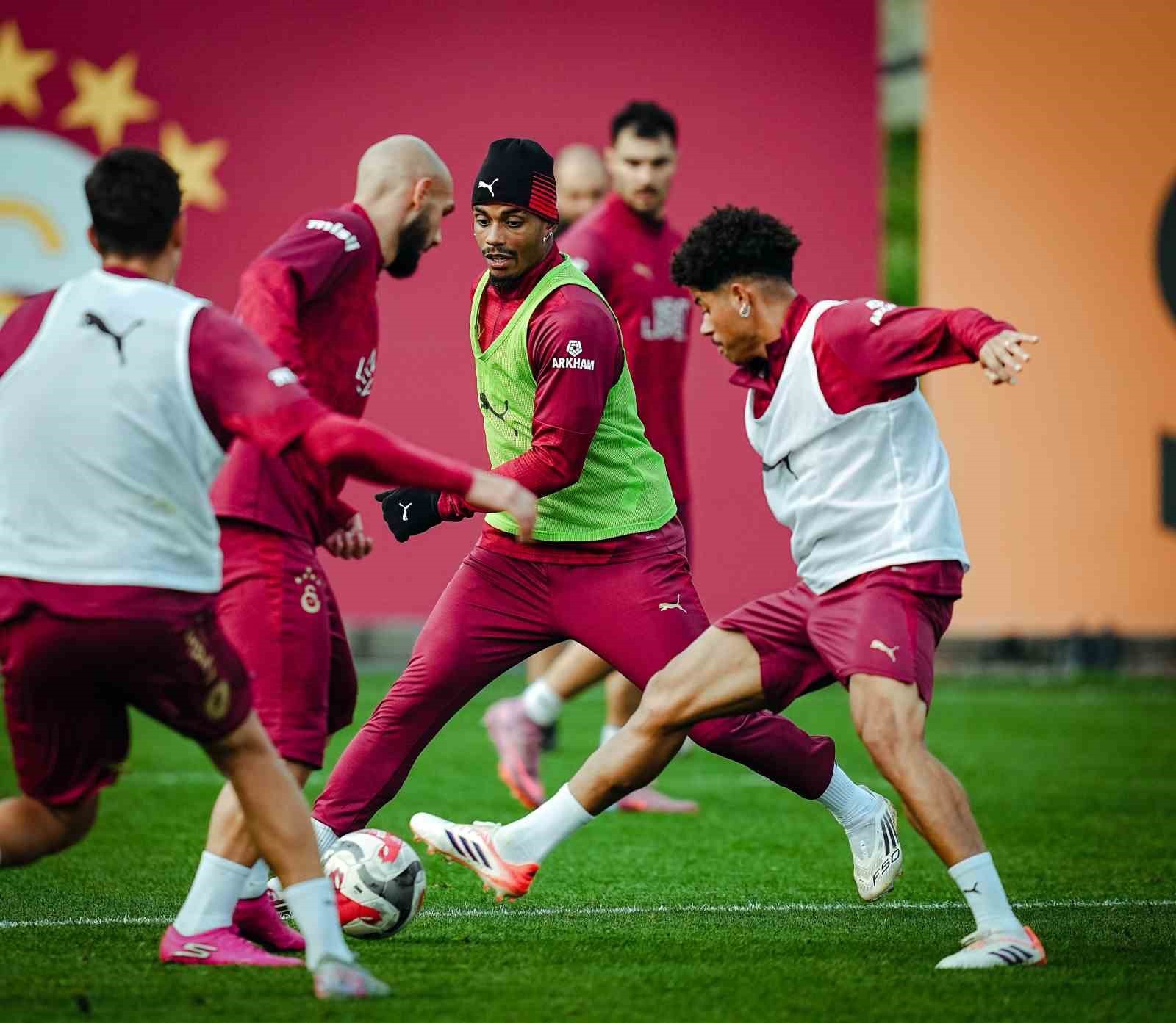 GALATASARAY, TRENDYOL SÜPER LİG'İN 12. HAFTASINDA KOCAELİSPOR İLE OYNAYACAĞI MAÇIN HAZIRLIKLARINA...