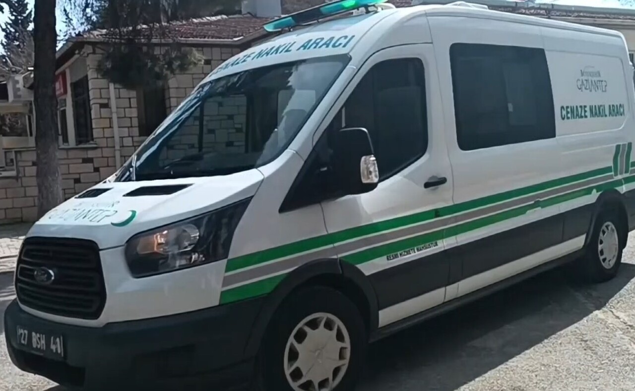 GAZİANTEP'İN NİZİP İLÇESİNDE BİR SÜREDİR AYRI YAŞADIĞI VE UZAKLAŞTIRMA KARARI ALDIRDIĞI KOCASI...