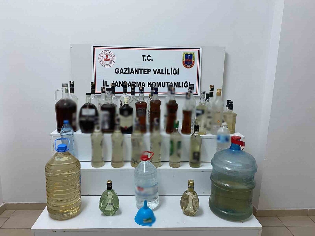 GAZİANTEP'TE 1 MİLYON TL DEĞERİNDE KAÇAK ÜRÜN ELE GEÇİRİLDİ: 9 GÖZALTI