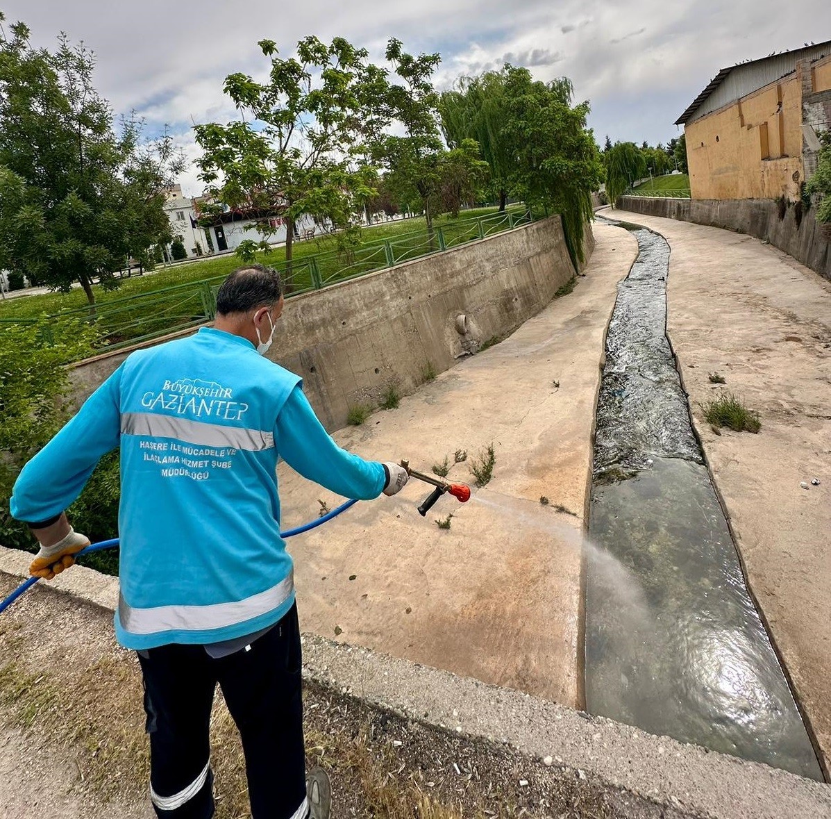 GAZİANTEP BÜYÜKŞEHİR, İLAÇLAMA ÇALIŞMALARINI ARTTIRDI