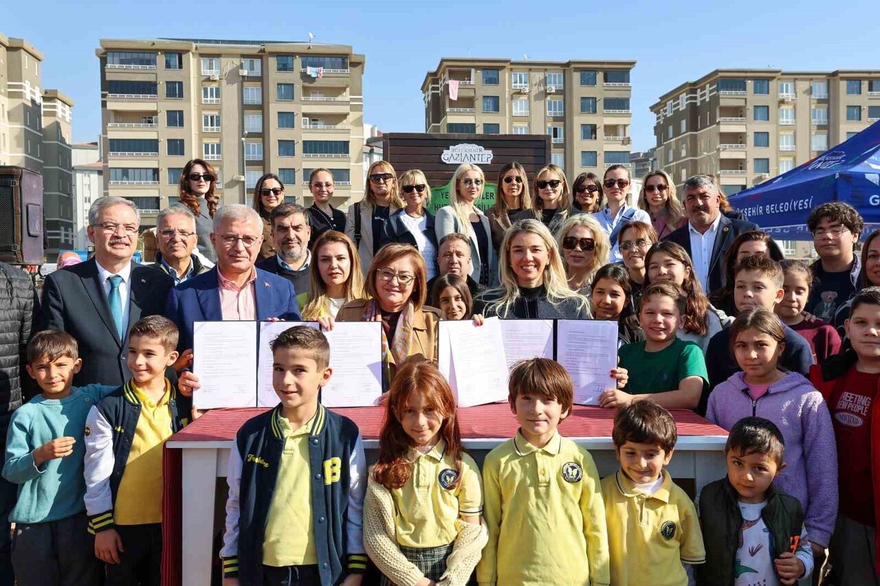 GAZİANTEP BÜYÜKŞEHİR YEŞİLANTEP PROJESİYLE ŞEHRİN YEŞİL ALANLARINI ARTIRIYOR