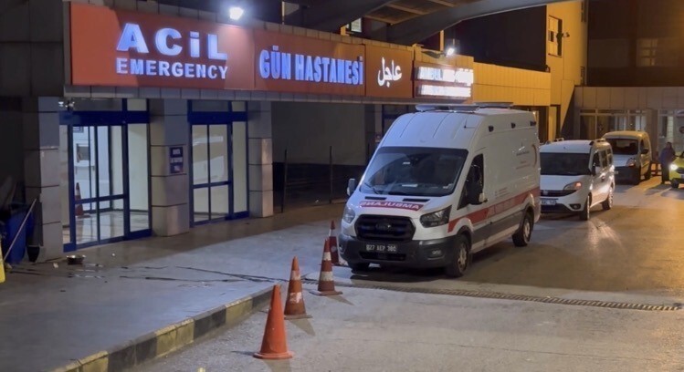 GAZİANTEP’TE BİR ŞAHIS, TARTIŞTIĞI AĞABEYİNİ SİLAHLA YARALADI. HASTANEYE KALDIRILAN AĞABEY...