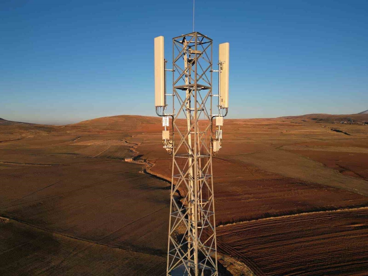 GEDİKPINAR İLE ÇITAK KÖYLERİNDE ŞEBEKE SORUNU ÇÖZÜLDÜ